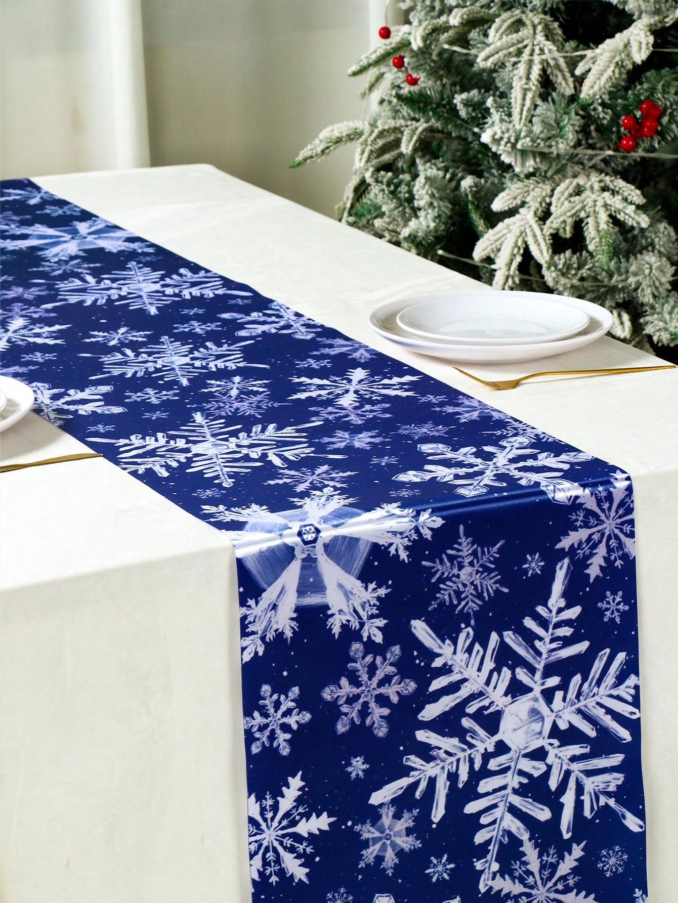 1pc 35*180cm Christmas Snowflakes Design Satin Tablecloth Table Runners, Blue Background Table Runnner Perfect For Decorating Family Christmas Party, 2024 Xmas Decor, New Year 2025 Decor Table Cover, Christmas Blue