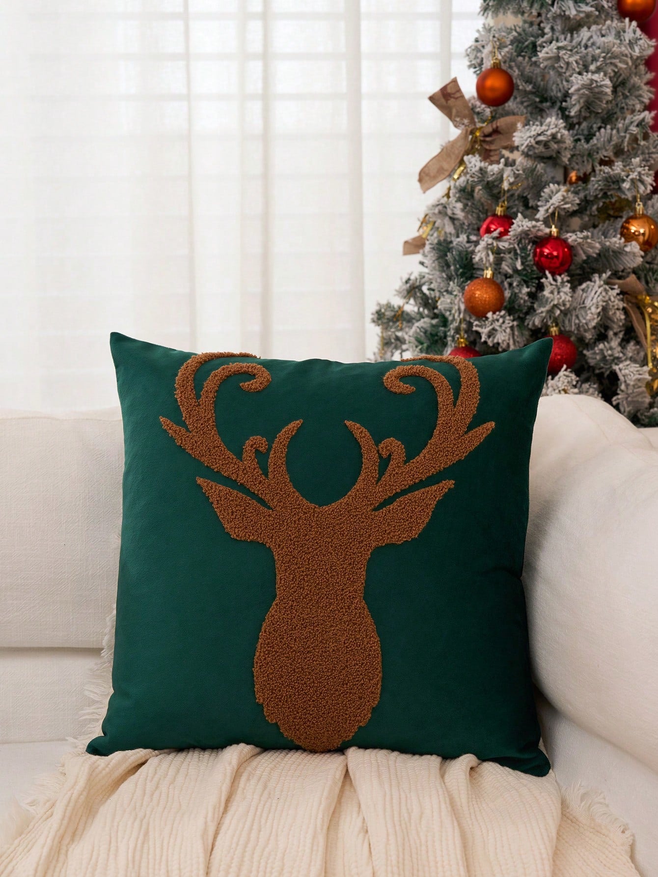 1pc Christmas Reindeer Cushion Cover,Christmas Decorative Throw Pillow Cover,18*18 Pillowcase,Soft Fleece,For Winter Decor,Living Room,Sofa Cushion Cover,Bedding Decor,Christmas Decorations Beige