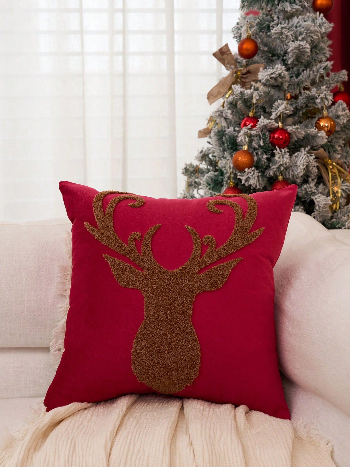 1pc Christmas Reindeer Cushion Cover,Christmas Decorative Throw Pillow Cover,18*18 Pillowcase,Soft Fleece,For Winter Decor,Living Room,Sofa Cushion Cover,Bedding Decor,Christmas Decorations Beige