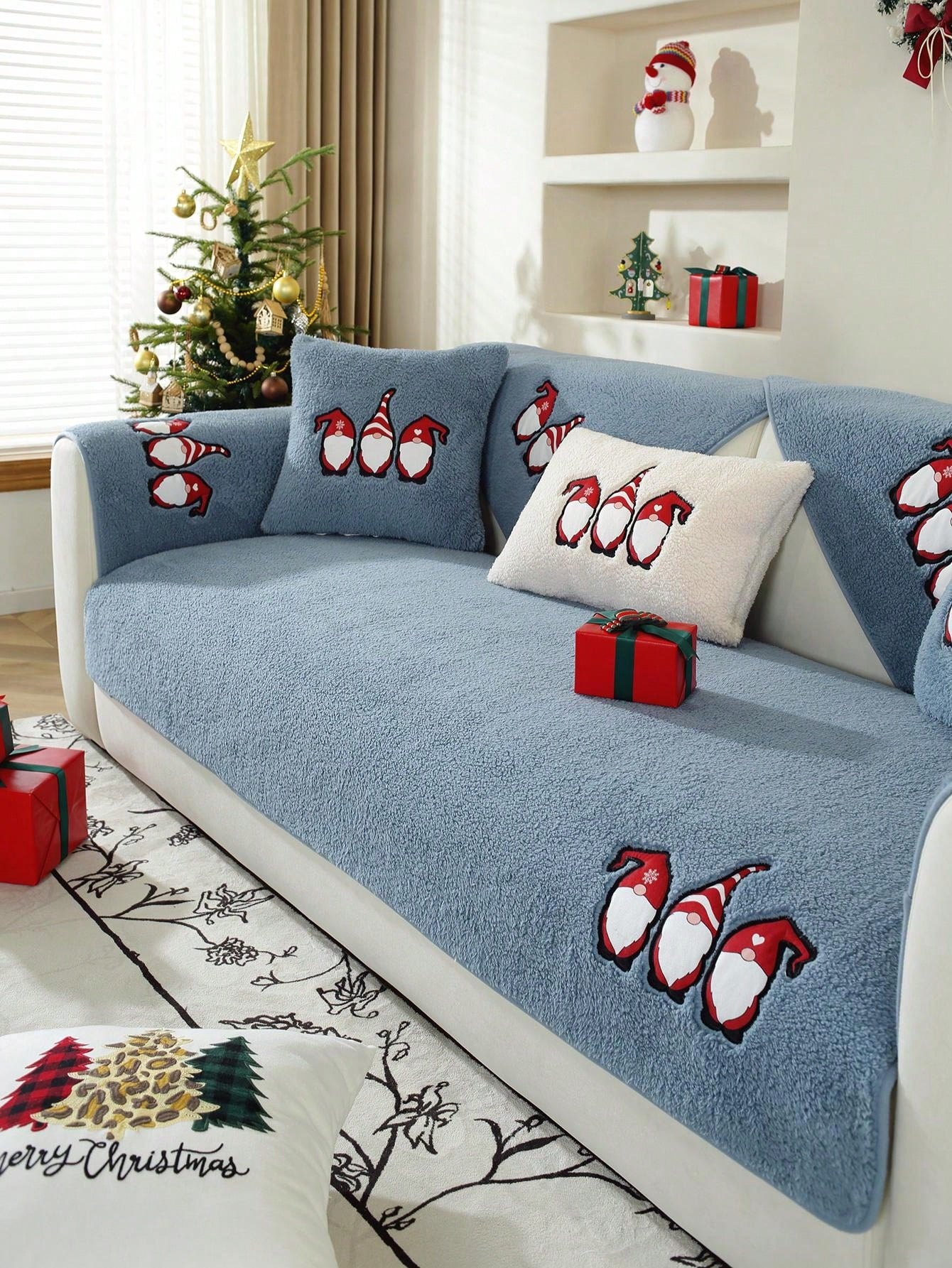 1pc Christmas Eve Sherpa Fleece Sofa Slipcover, Christmas Theme Anti-Slip Couch Protector For Christmas Decorations, Suitable For Office, Bedroom, Living Room Home Decor, All Season Blue